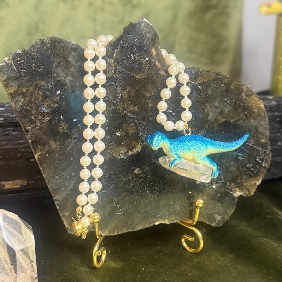 Upcycled Dinosaur Necklace with Vintage Pearl Strand & Clear Quartz Crystal - Picture 3 of 4